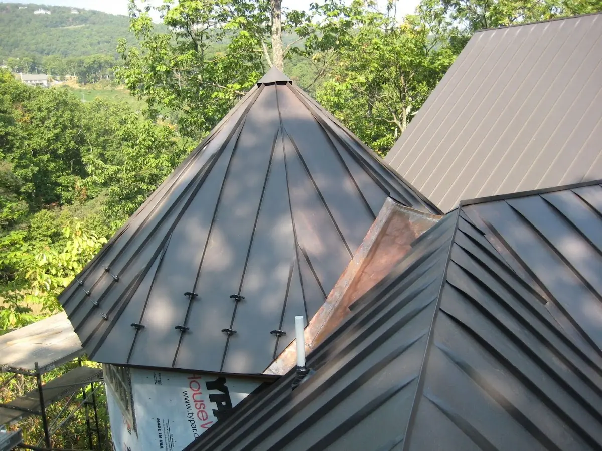 Professional Roof Tarp Installation by Craftsman Roofing in Arnoldtown